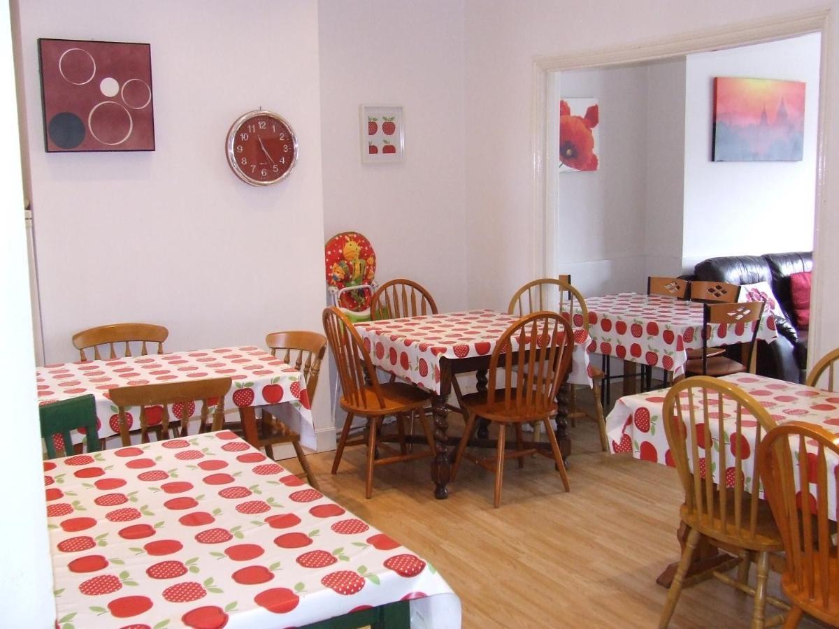 Alexandra Guest House Хемел Хемпстед Екстериор снимка