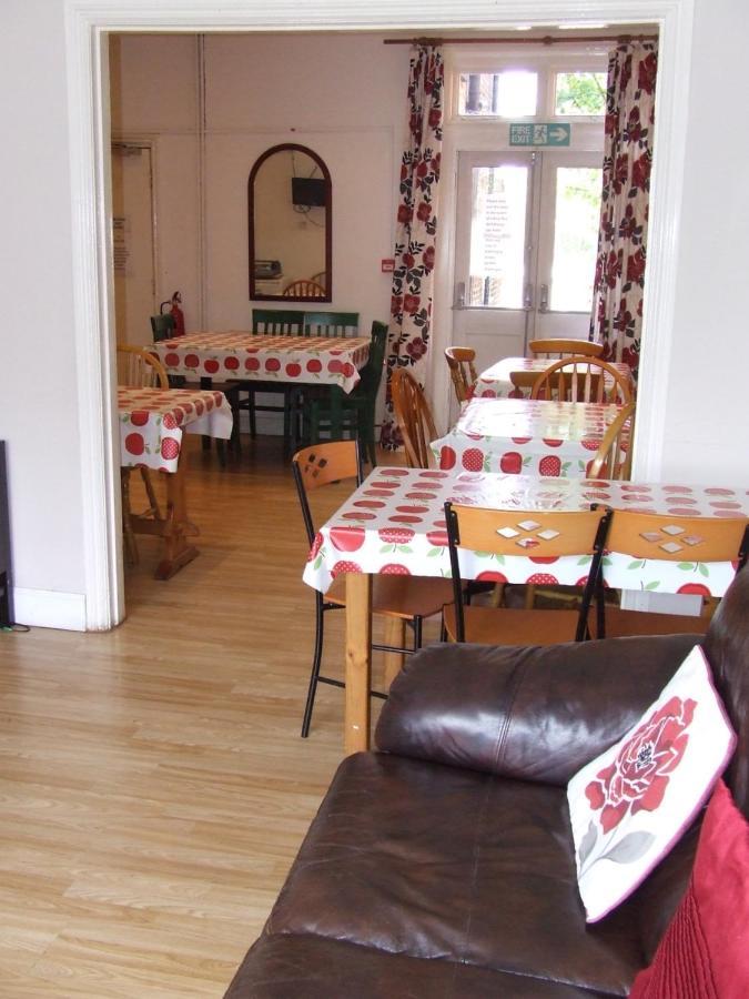 Alexandra Guest House Хемел Хемпстед Екстериор снимка