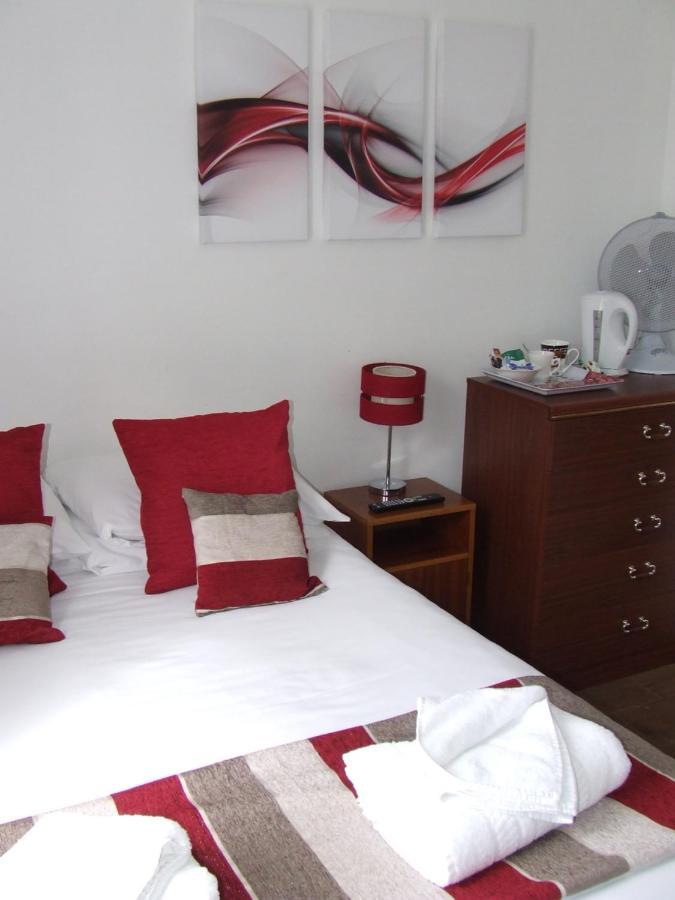 Alexandra Guest House Хемел Хемпстед Екстериор снимка