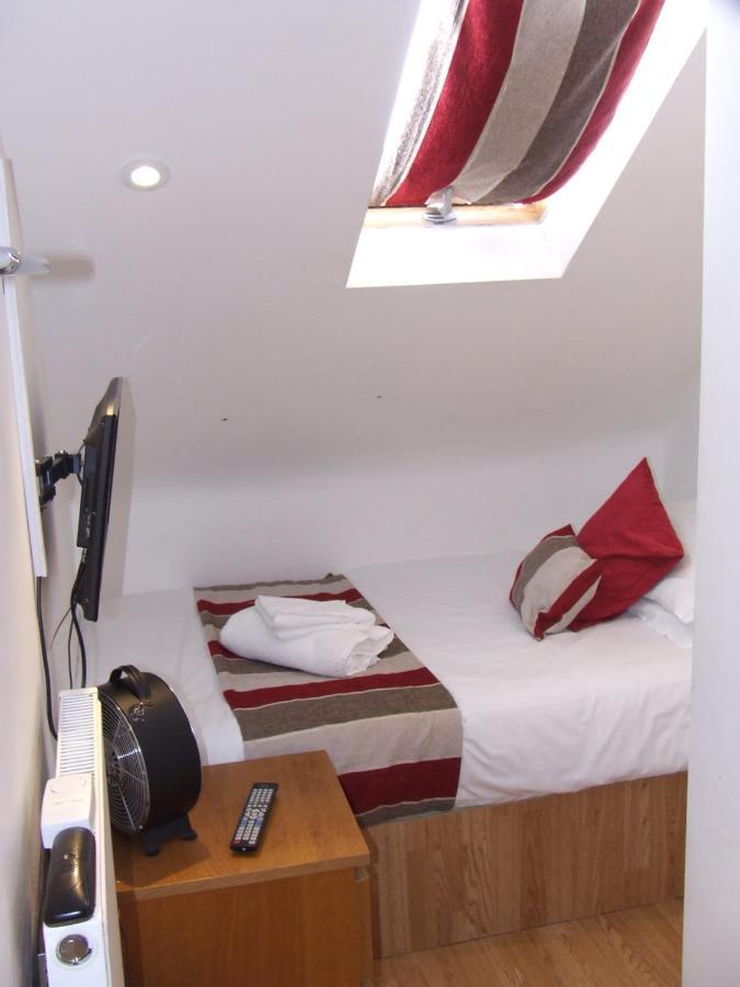 Alexandra Guest House Хемел Хемпстед Екстериор снимка