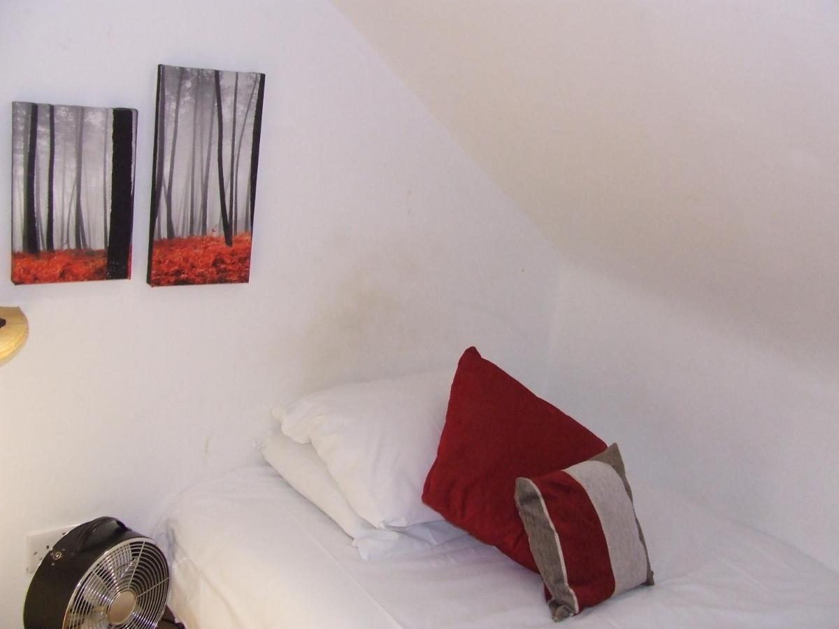 Alexandra Guest House Хемел Хемпстед Екстериор снимка