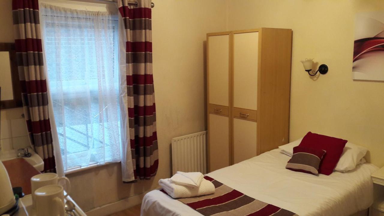 Alexandra Guest House Хемел Хемпстед Екстериор снимка