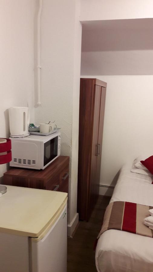Alexandra Guest House Хемел Хемпстед Екстериор снимка
