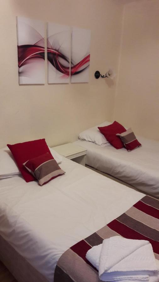 Alexandra Guest House Хемел Хемпстед Екстериор снимка