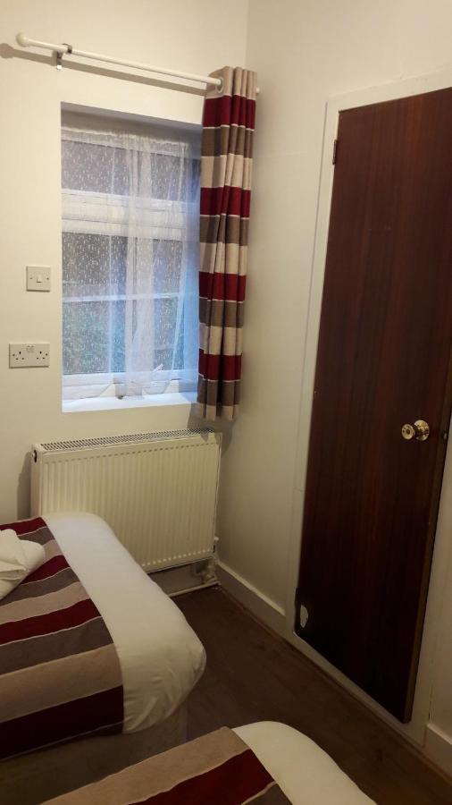 Alexandra Guest House Хемел Хемпстед Екстериор снимка