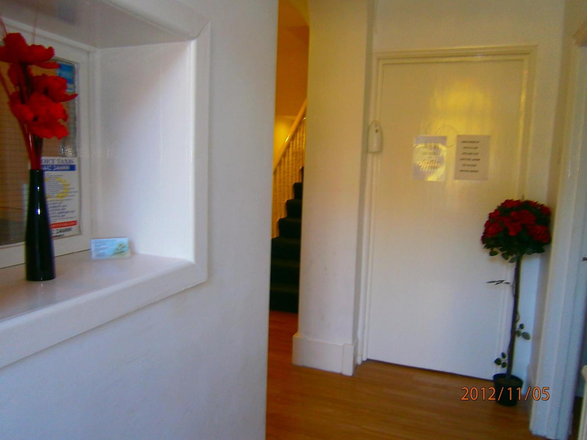Alexandra Guest House Хемел Хемпстед Екстериор снимка